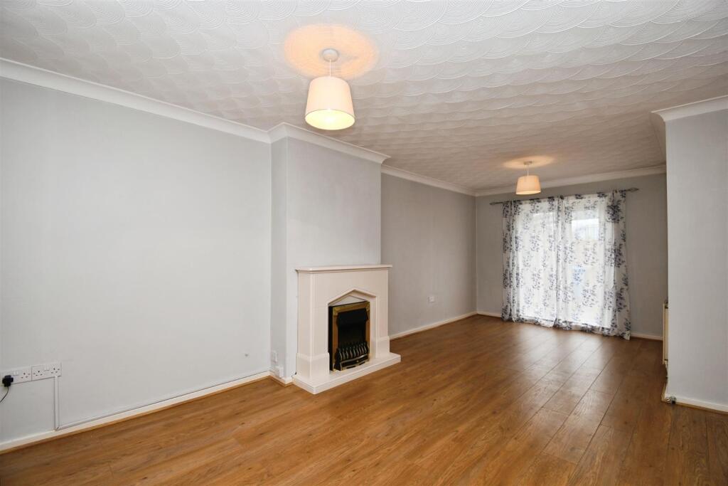 Lounge / dining room