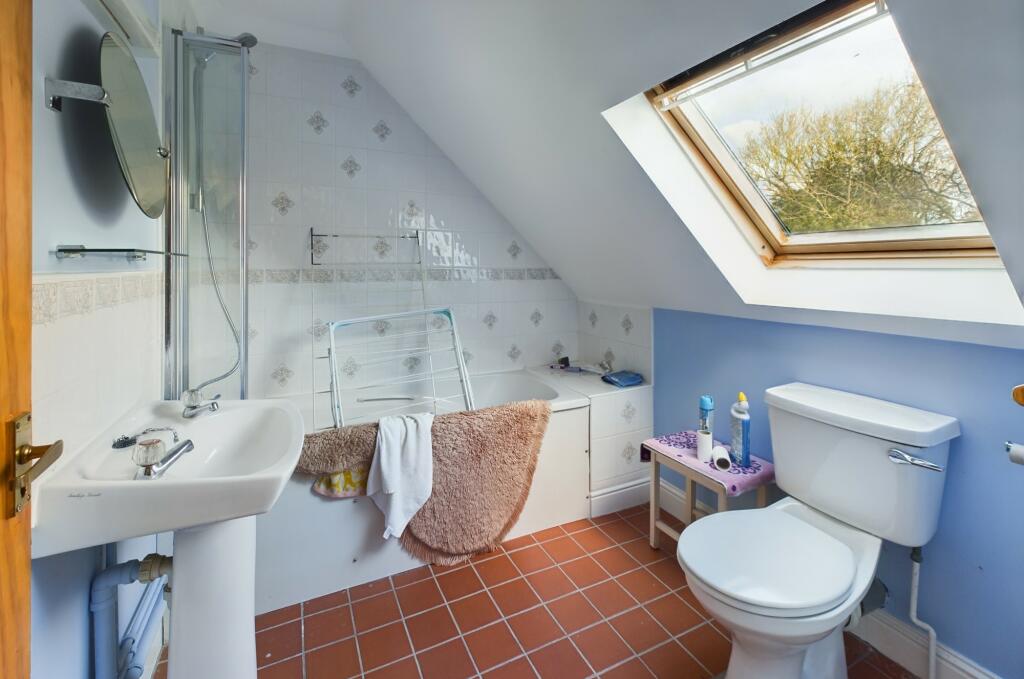 CAM02519G0-PR0207-STILL015