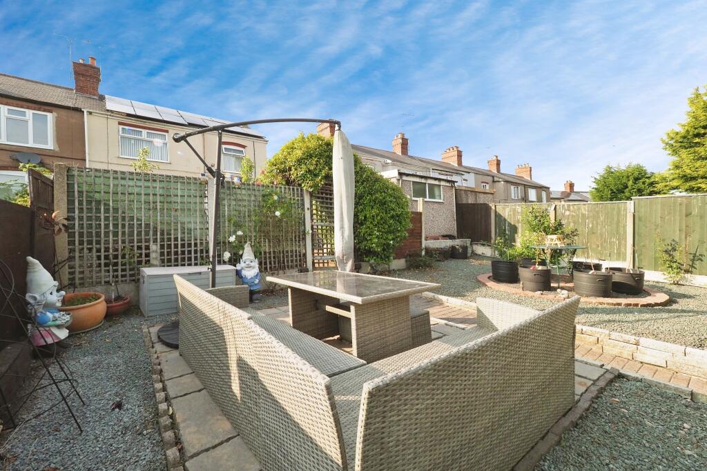 Large Low Maintenance Garden