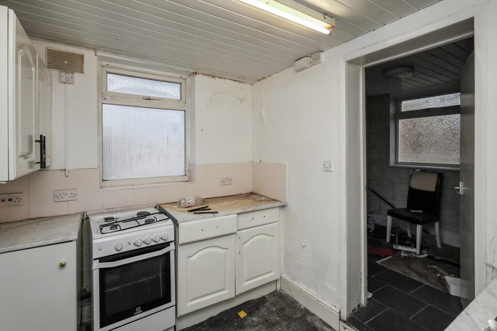 69 Town Road London, N9 0SJ