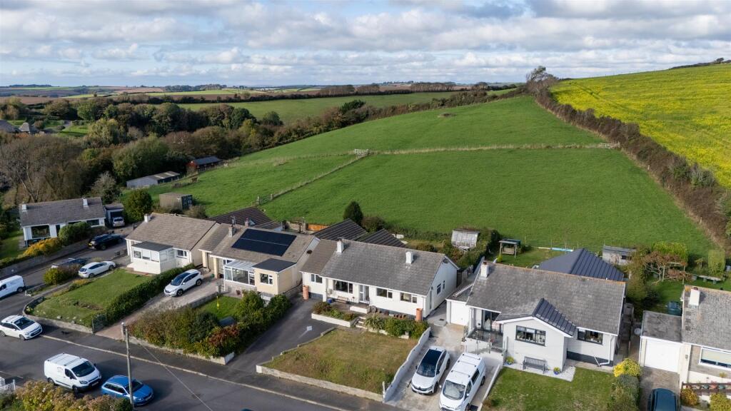 A20 - 12, Charleton Way, Kingsbridge - 251016.jpg