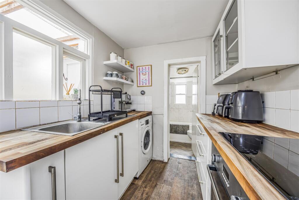 52 Alver Road PO1 5HW-PorticoMarketing-SoldBy-4.jp