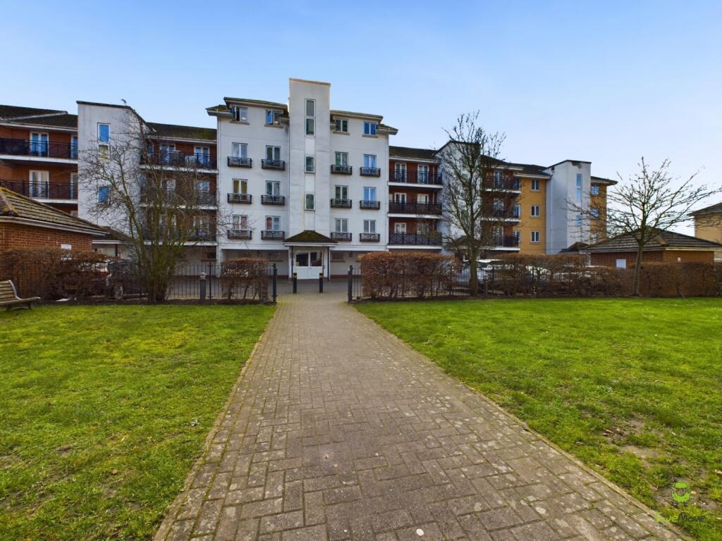 CAM04399G0-PR0032-STILL010