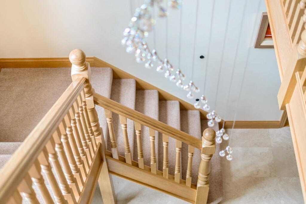 1303185-34-684b2a...