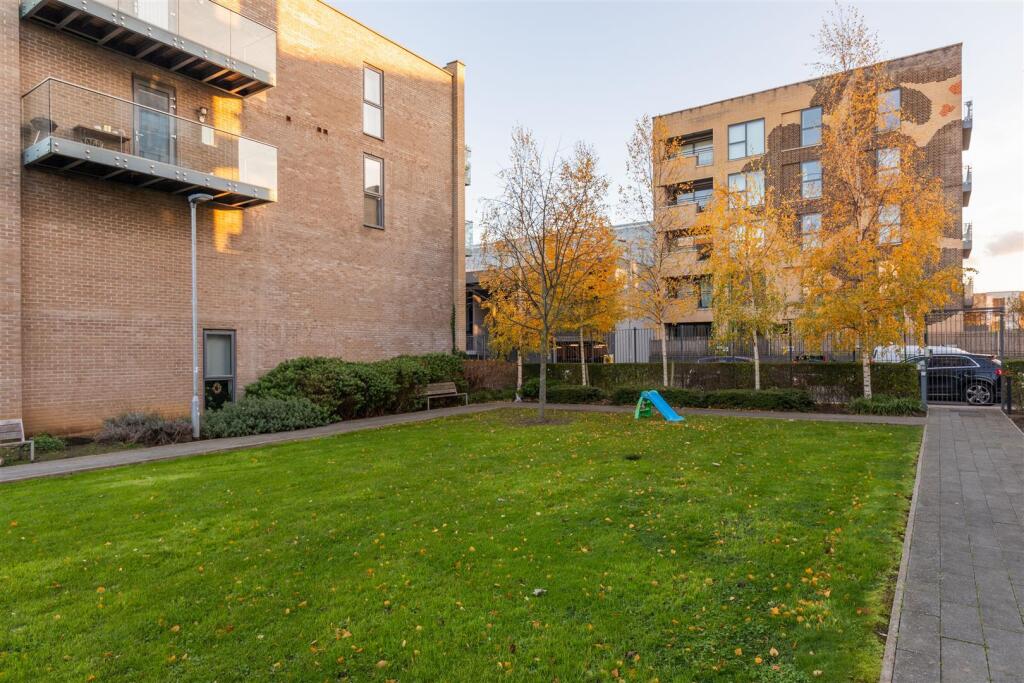 Furrow House E4