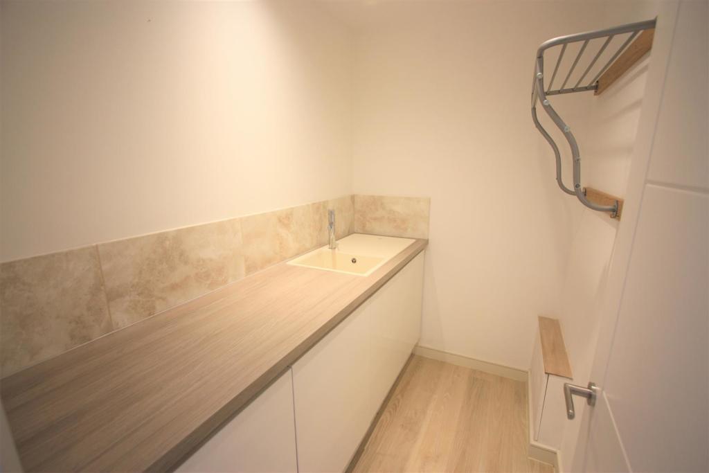 9 Towan Heights Utility Room