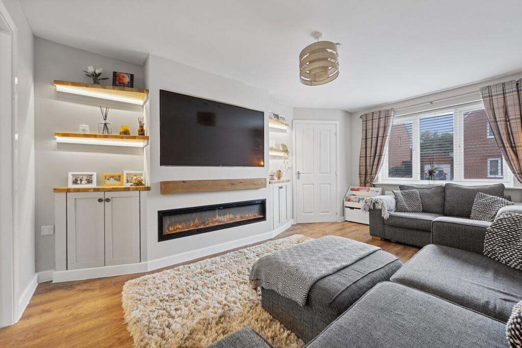 Lounge &amp; Media Wall