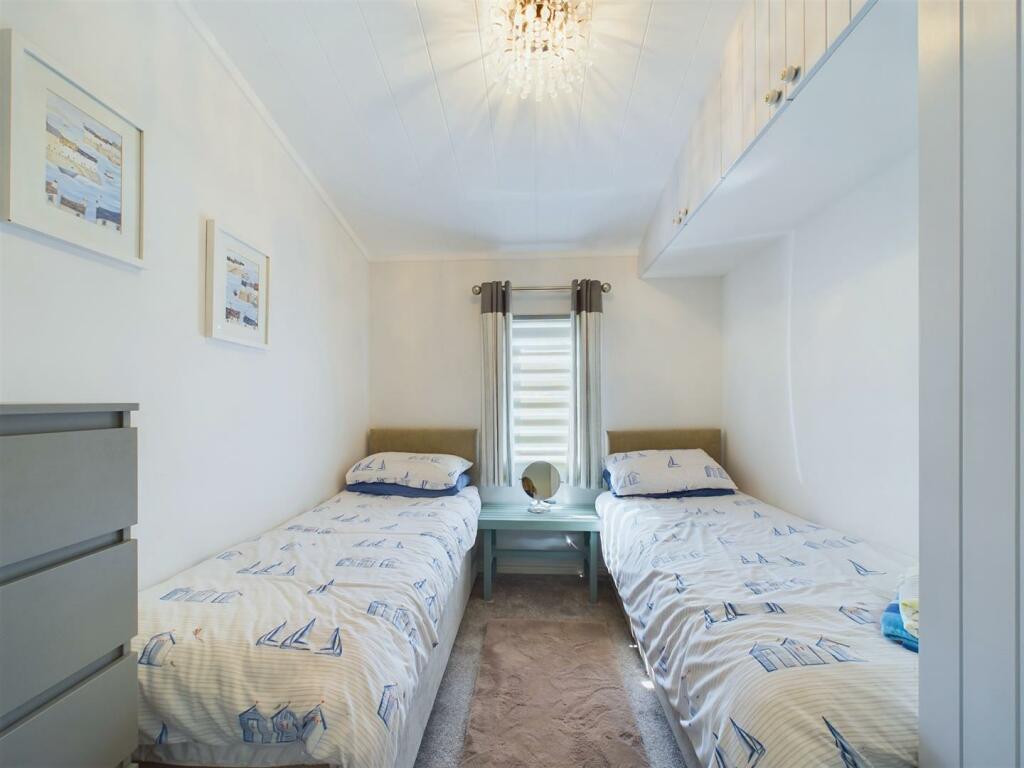 Bedroom:
