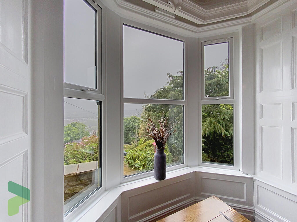 Bay Window in Liv...