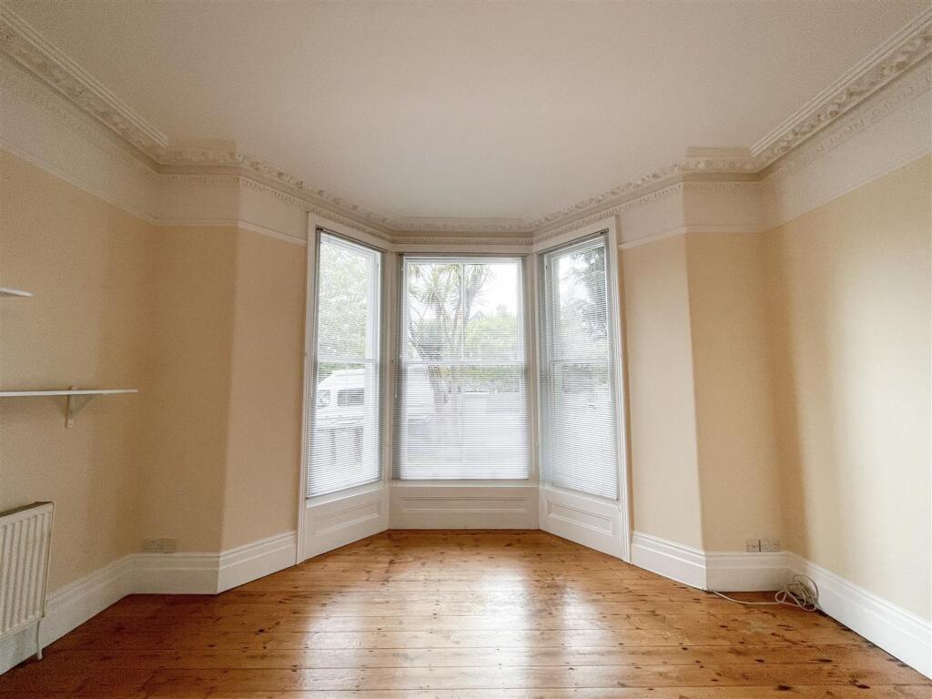 Living Room/Kitchen