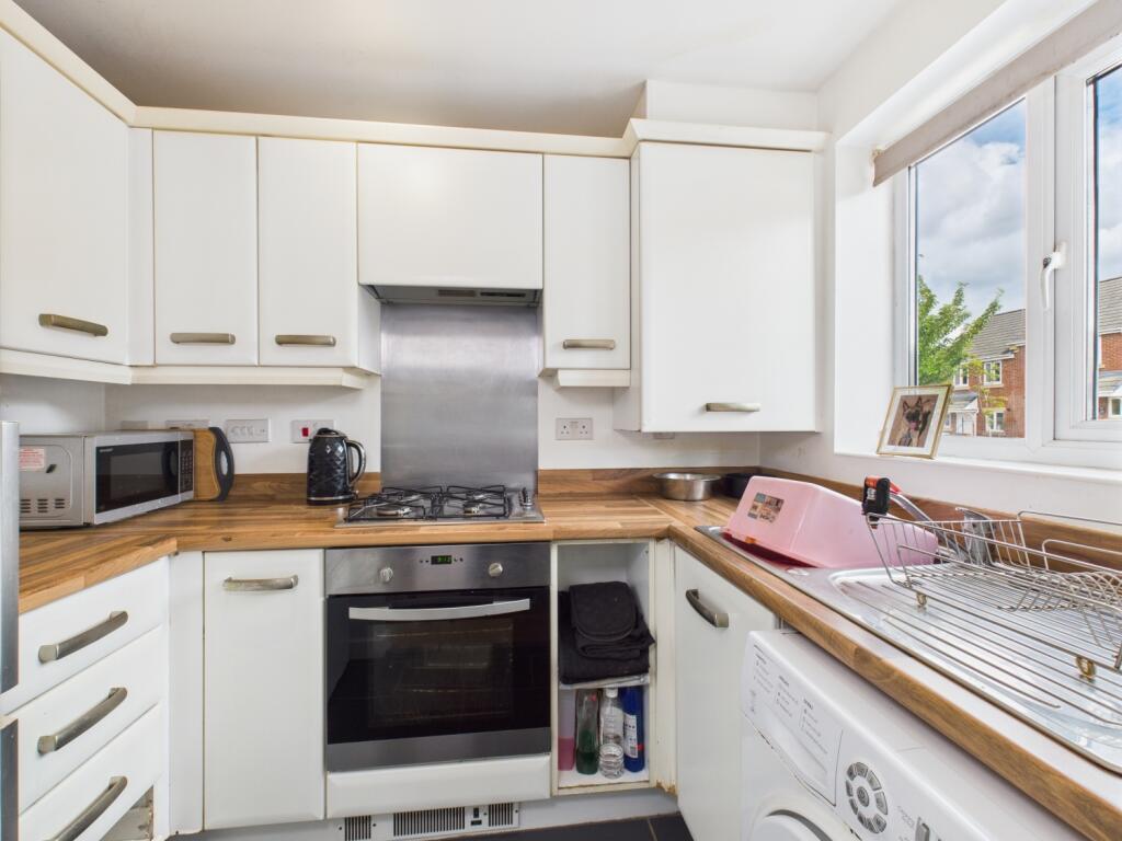 CAM03729G0-PR0104-STILL009