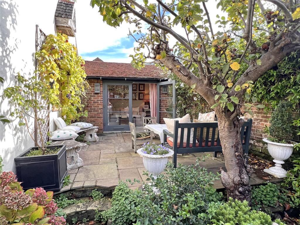 Garden/studio