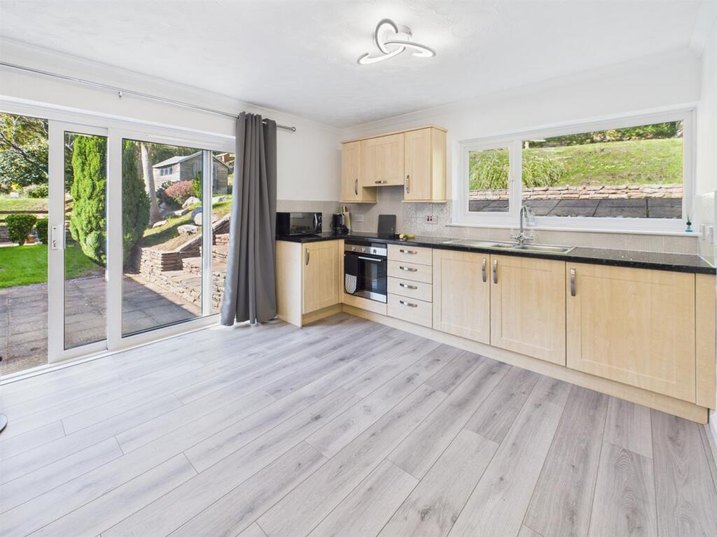 OPEN PLAN KITCHEN/DINING/LIVING SPACE