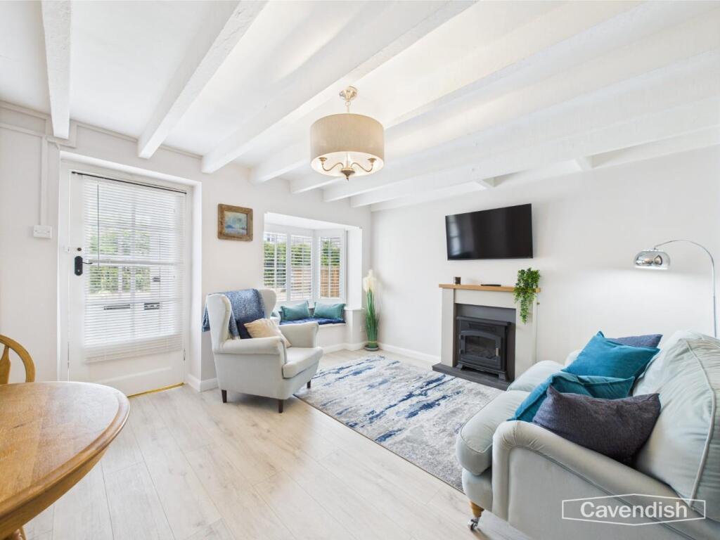 LIVING ROOM/DINING AREA