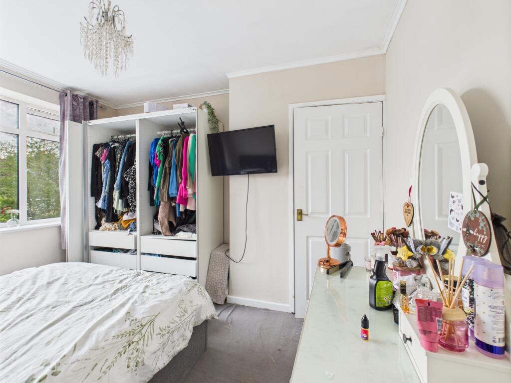 CAM03729G0-PR0098-STILL002