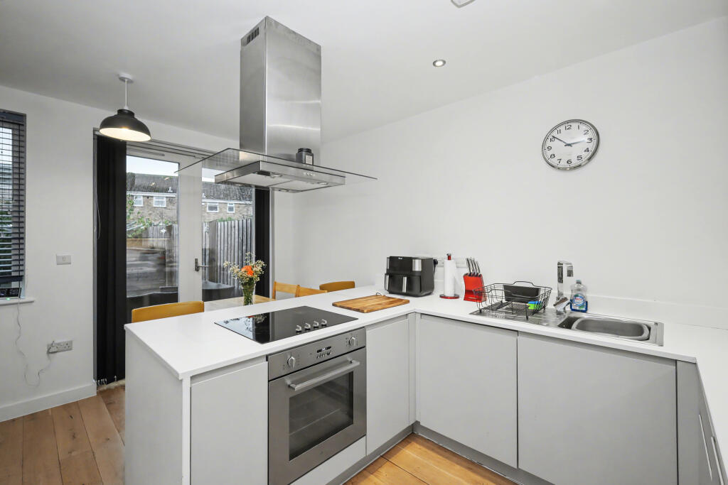 stylish kitchen.JPG
