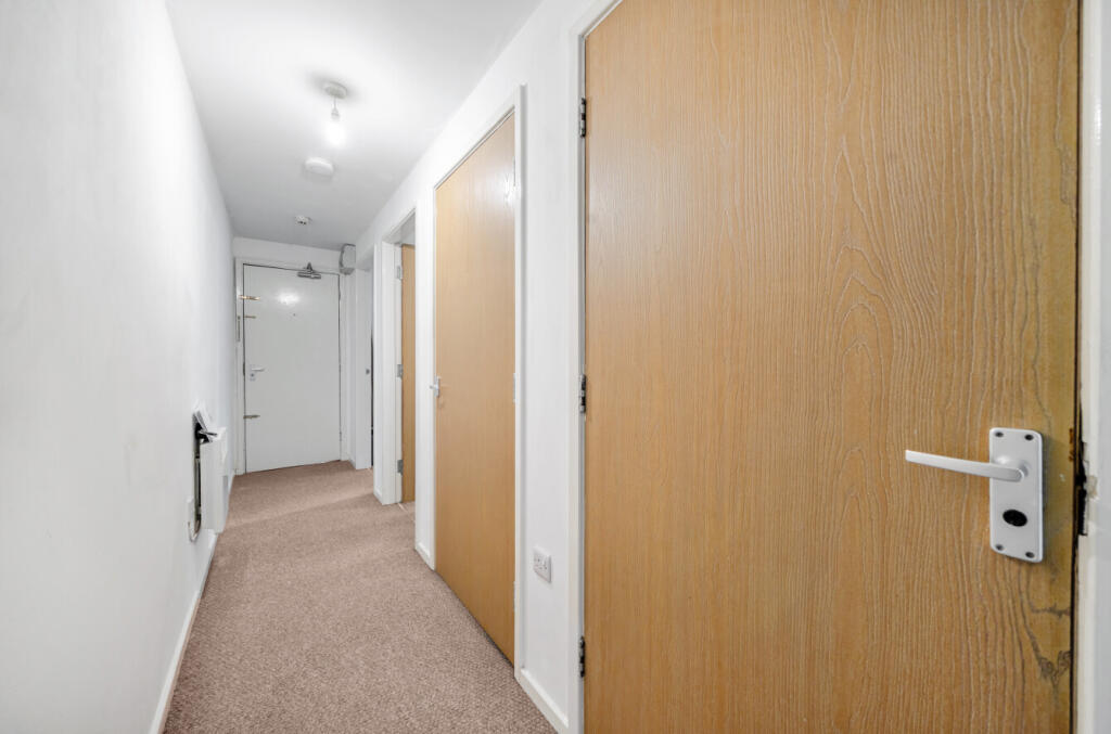 1361837-5-68e3aa3...