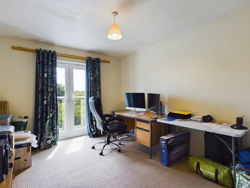 CAM02854G0-PR0175...