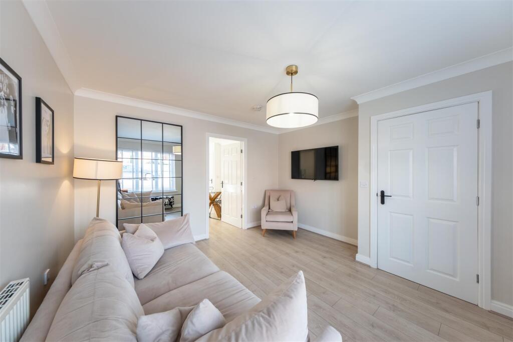 20 Shakerley Close-010.jpg