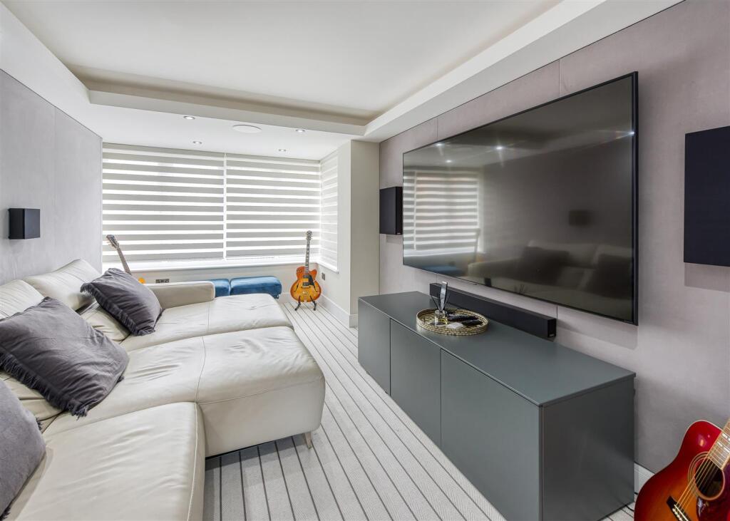 34 Post Office Road-cinema.jpg