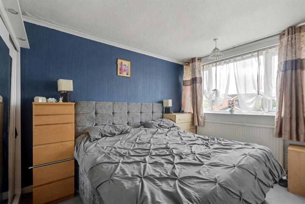 Bedroom 1_1.jpeg