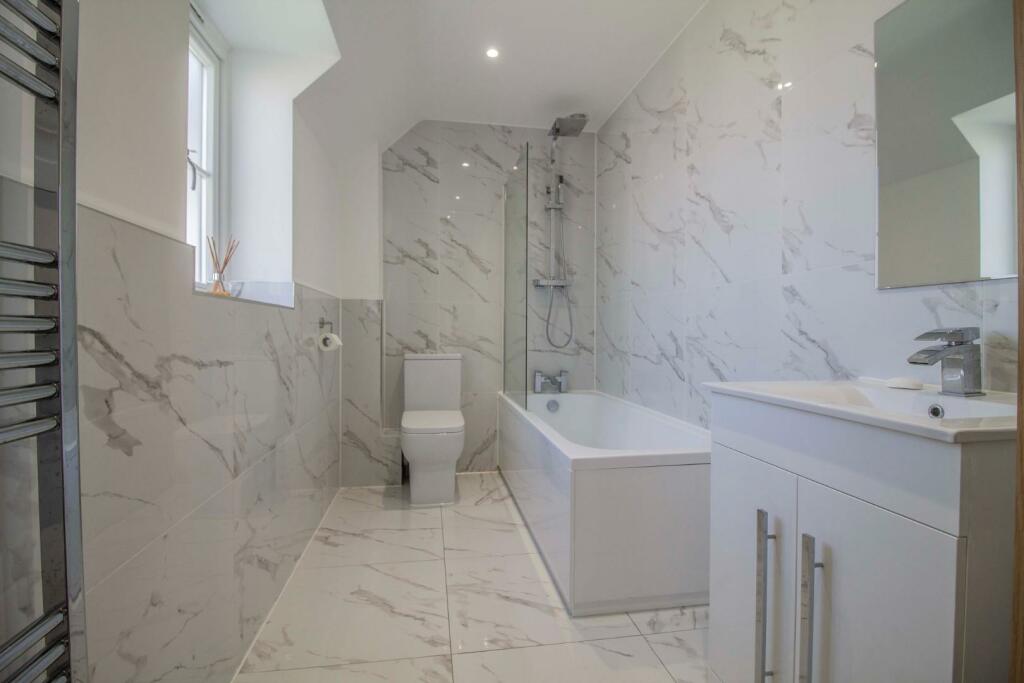 4 Mortimer Road, Cockfield [Bathroom] 01.jpg