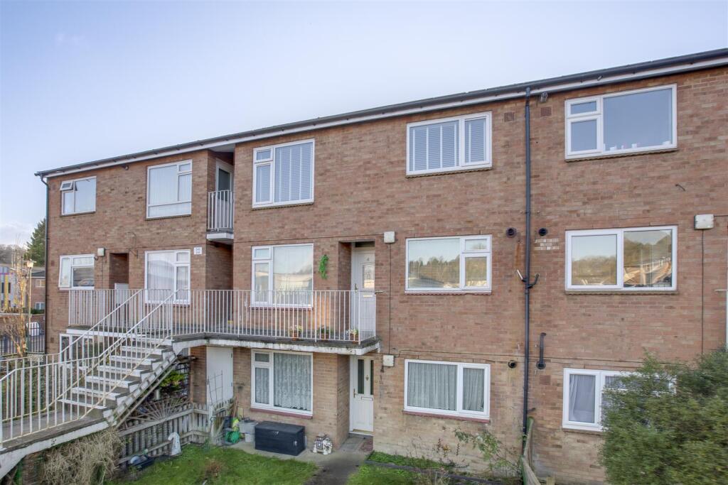 Flat 4, Seven Acre house, Queensmead Road, HP10 9X