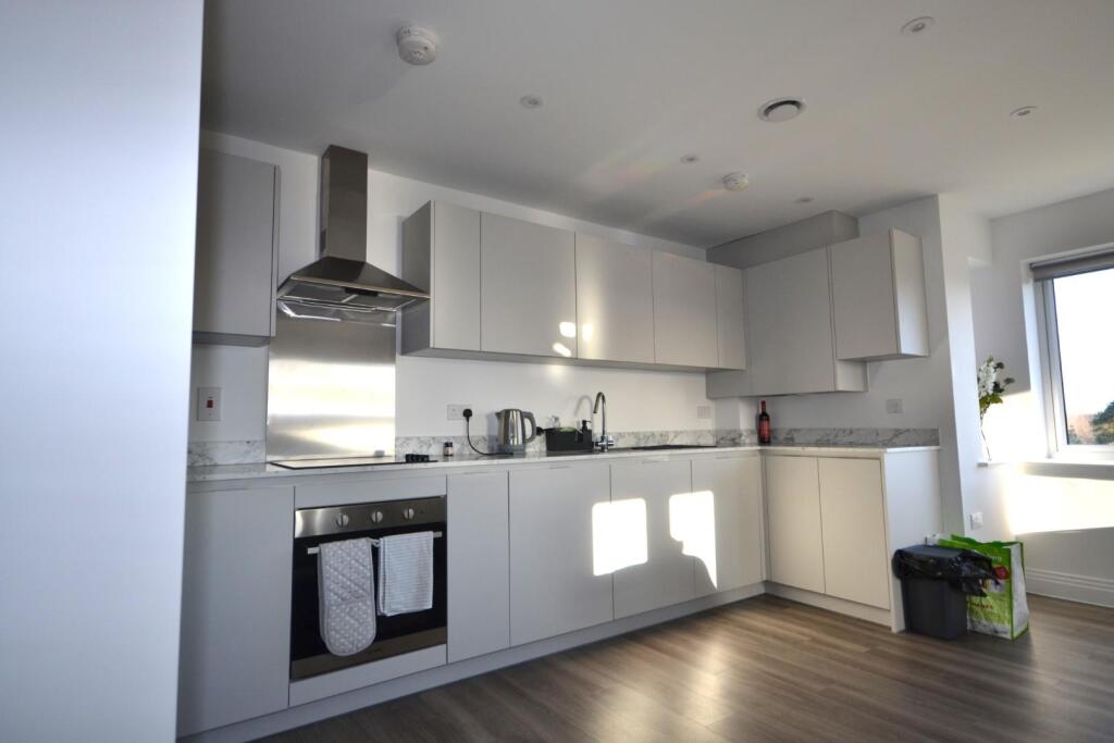 Kitchen 1.JPG