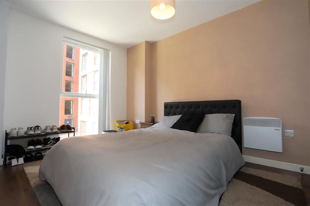 Master Bedroom.JPG