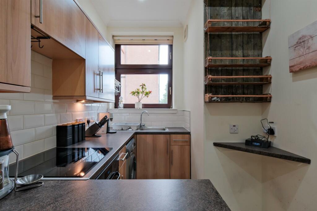 010-185 Main Street Wishaw, ML2 7NE.jpg
