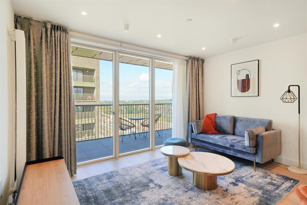69 Silverleaf House, 1 Heartwood Boulevard - 7AyD4