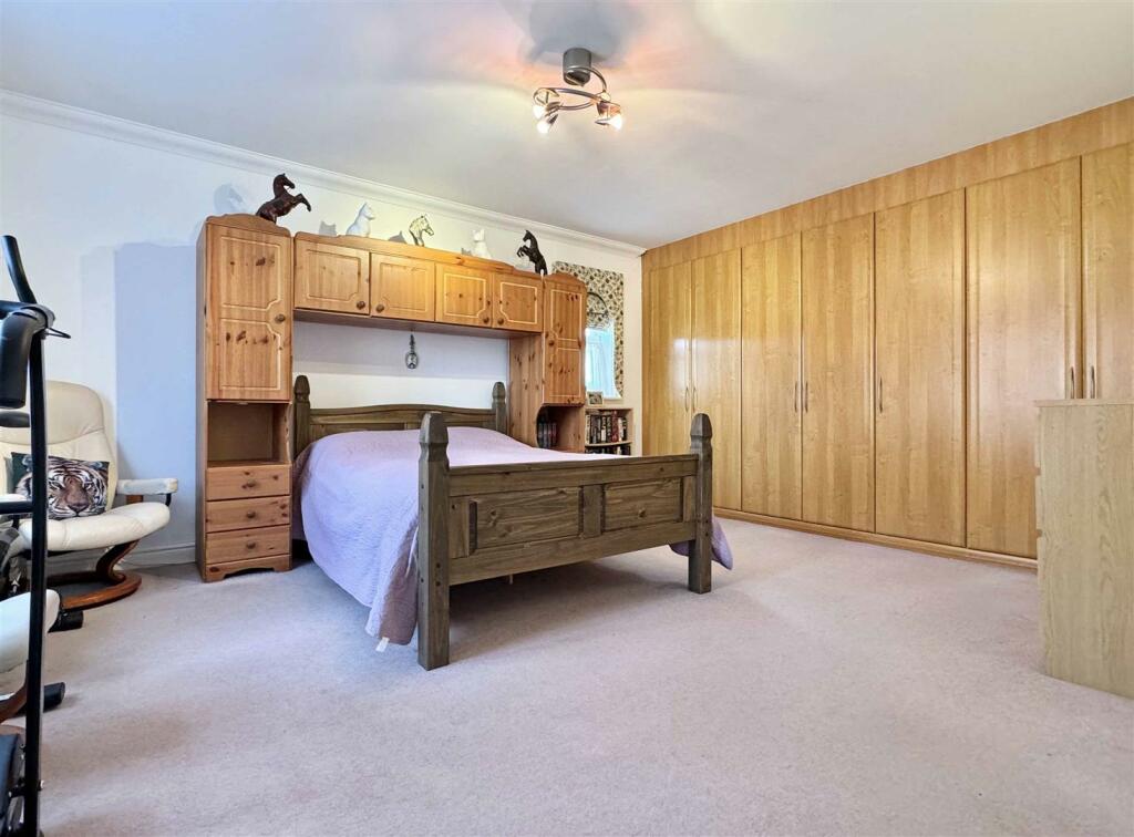 Master Bedroom.jpg