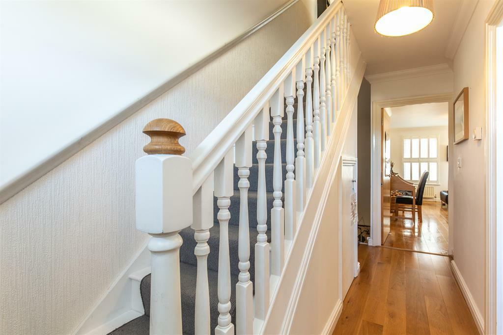 STAIRS &amp; 2ND FLOOR LANDING