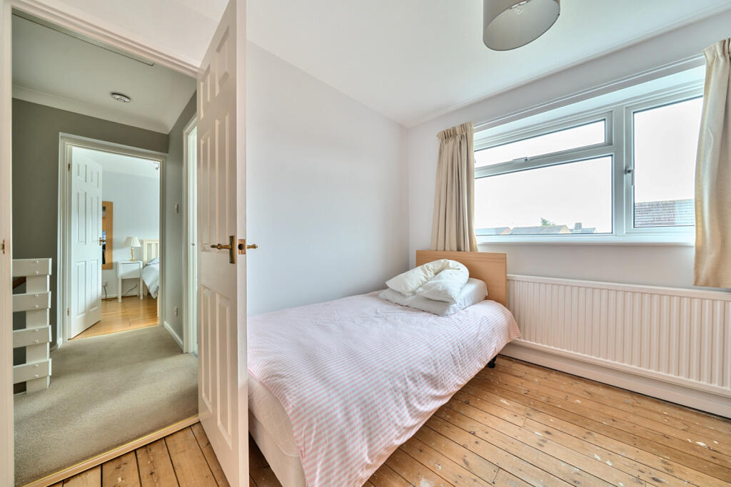 1288388-7-682daad...