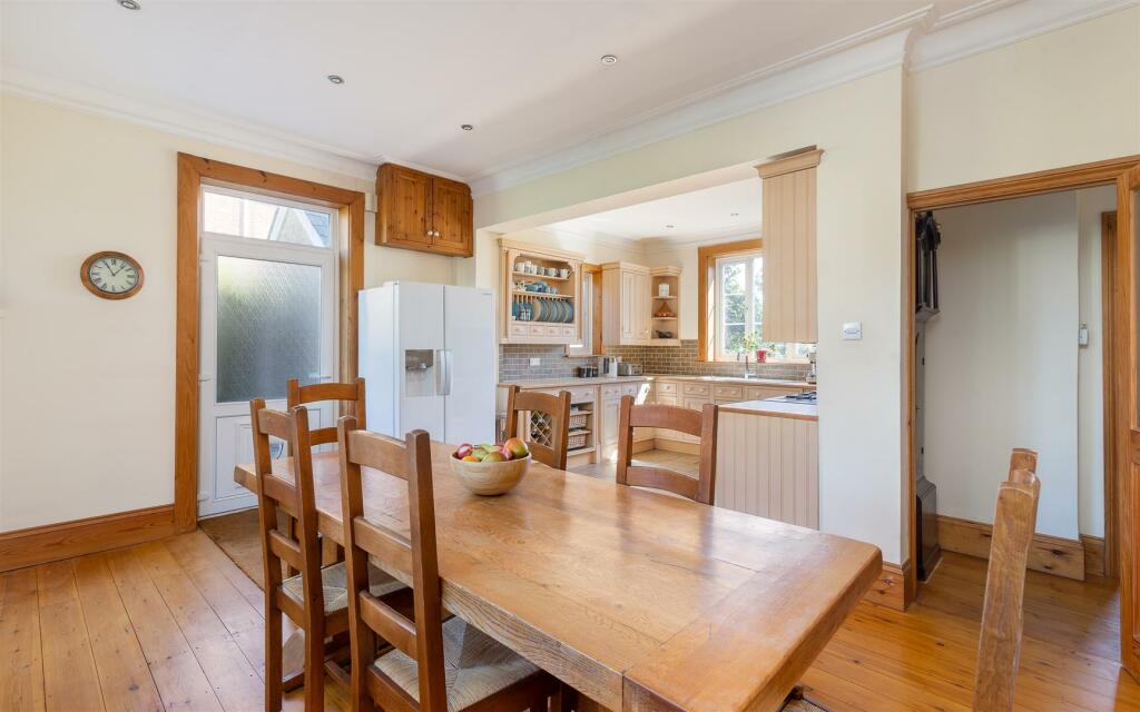 Kitchen/Breakfast Room