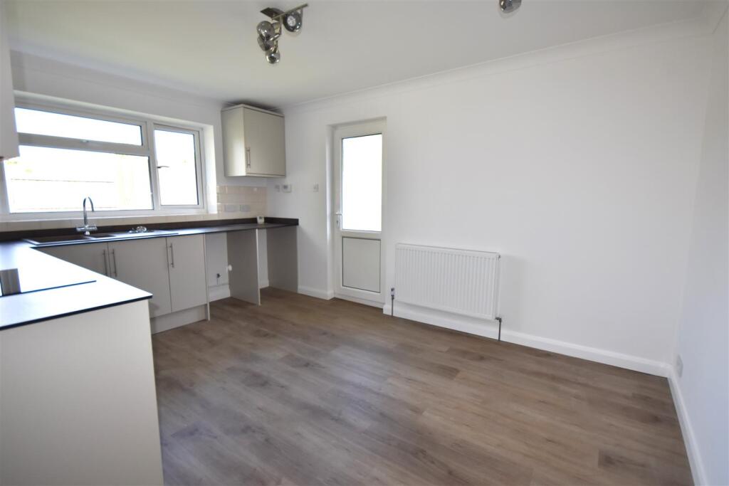 Kitchen dining room.JPG