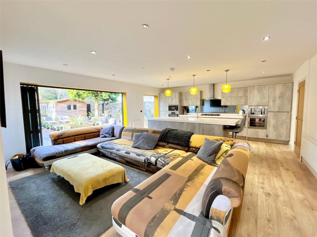 Kitchen/Diner/Family