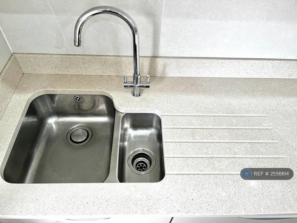 Quartz Countertops With Integrated Sink