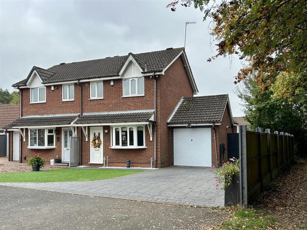 Bramble Close Cradley Heath 1.jpg