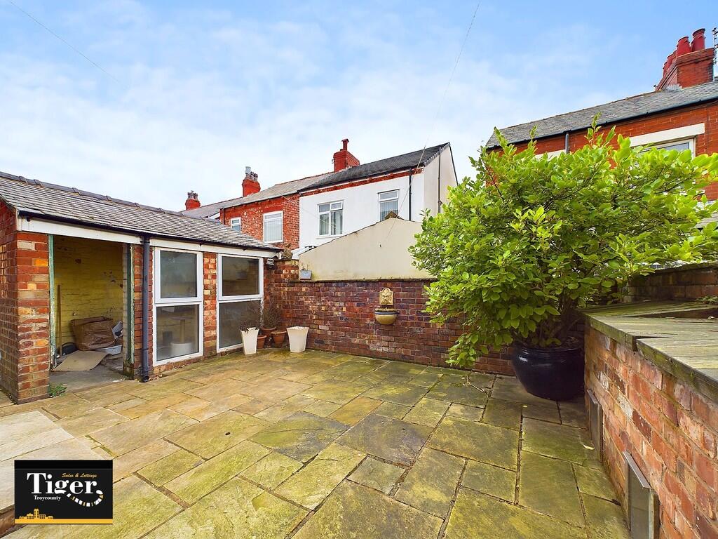 CAM02176G0-PR0447...