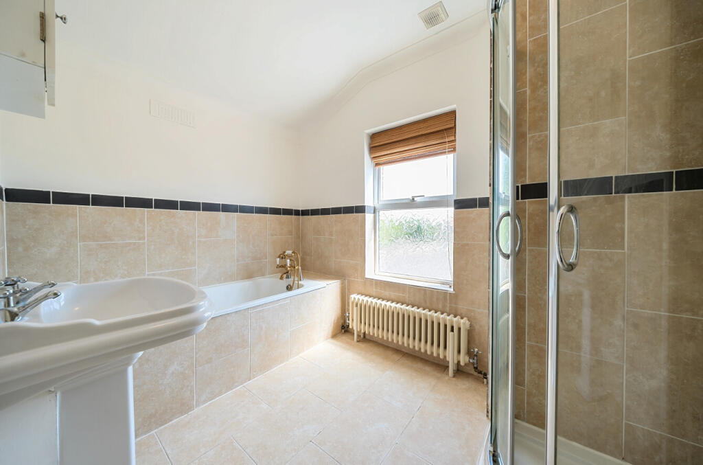 1291171-3-6824f5d...