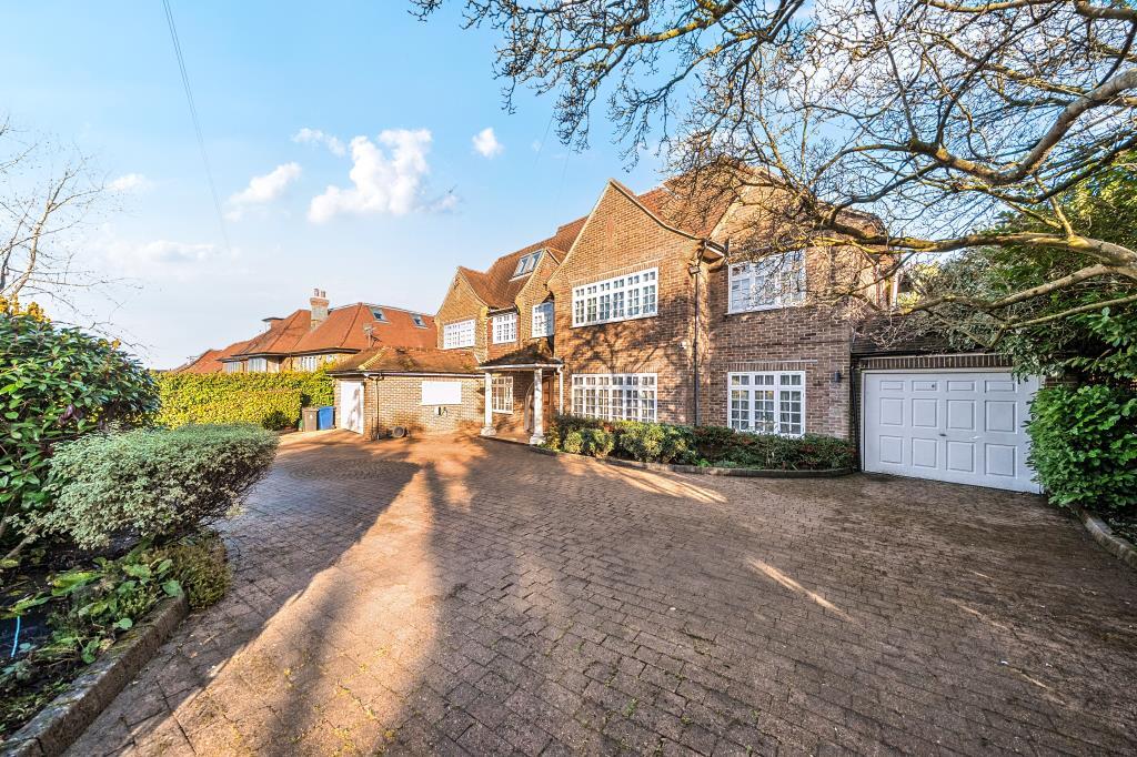 Grange Avenue, Totteridge N20, N20