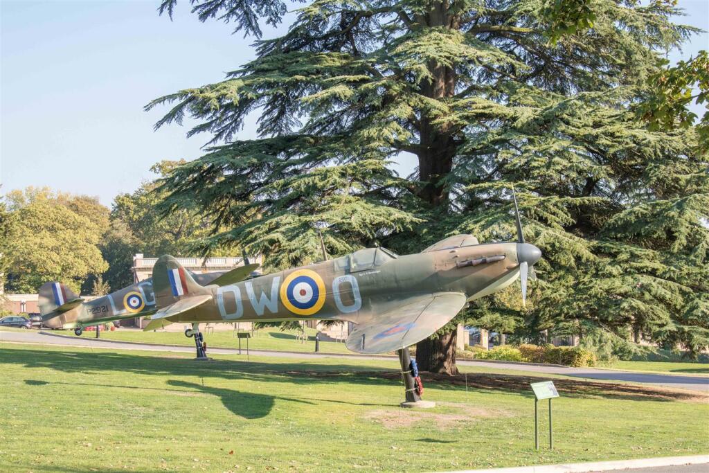 Davidson Frost-Wellings, DFW, Bentley Priory, Stan