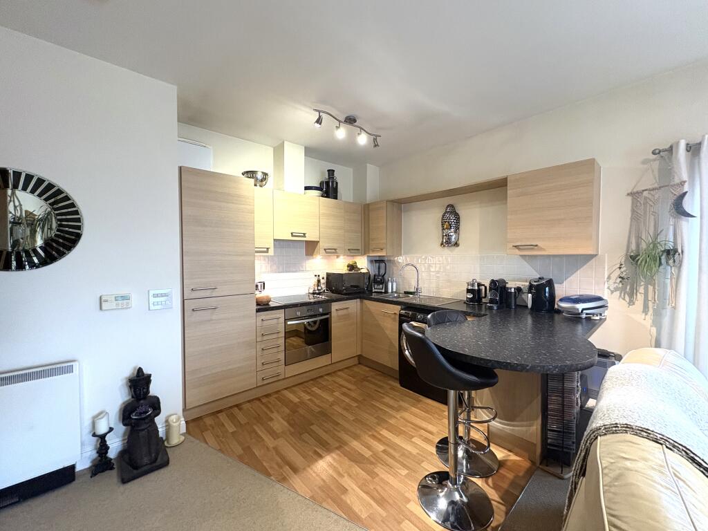 OPEN PLAN RECEPTION