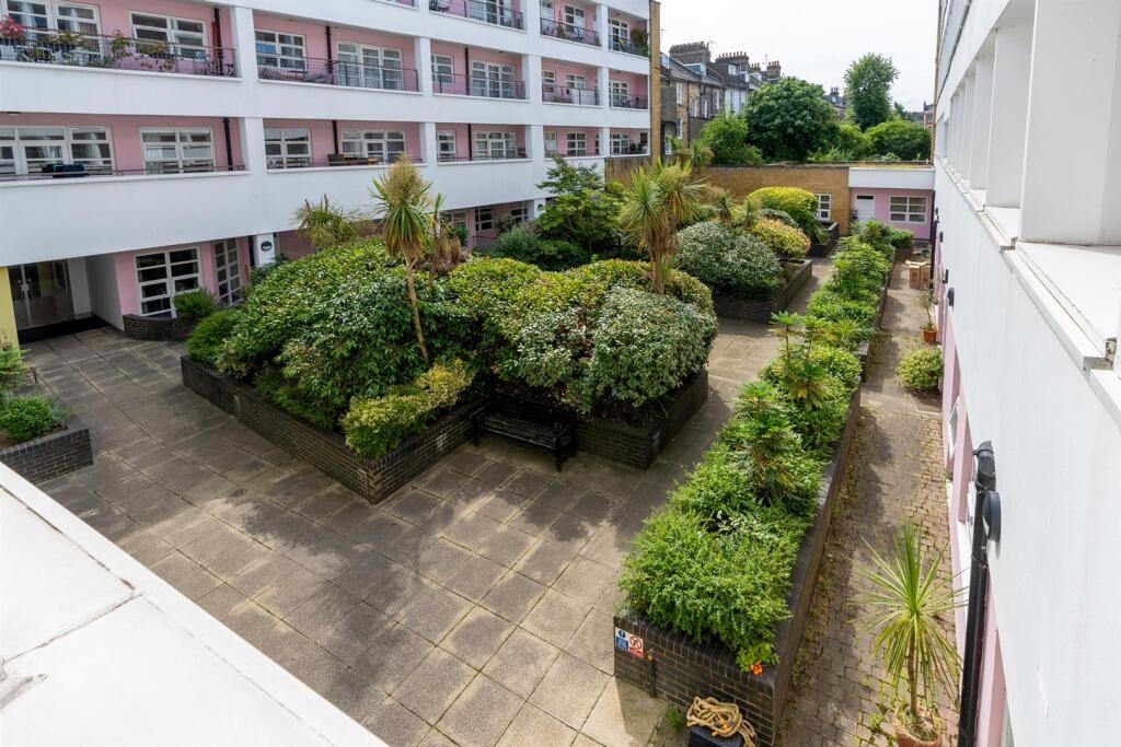Courtyard.jpg