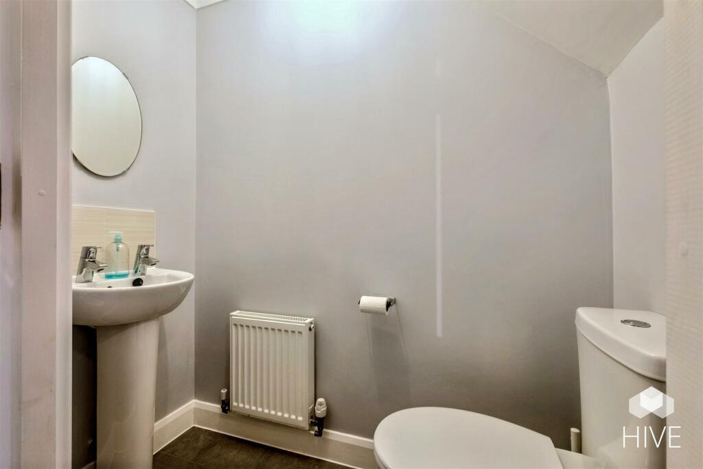 Cloakroom/WC