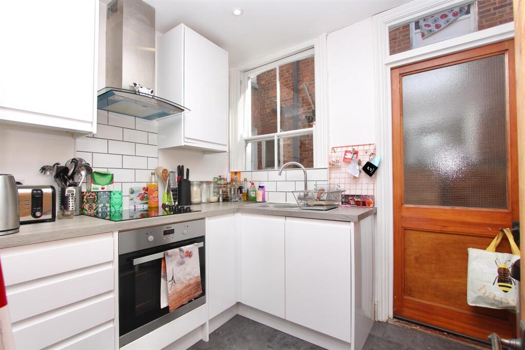 St. Margaret's Avenue, N15