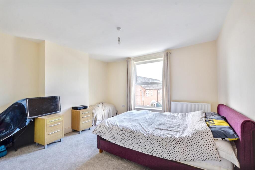 Bedroom 1_1.jpeg