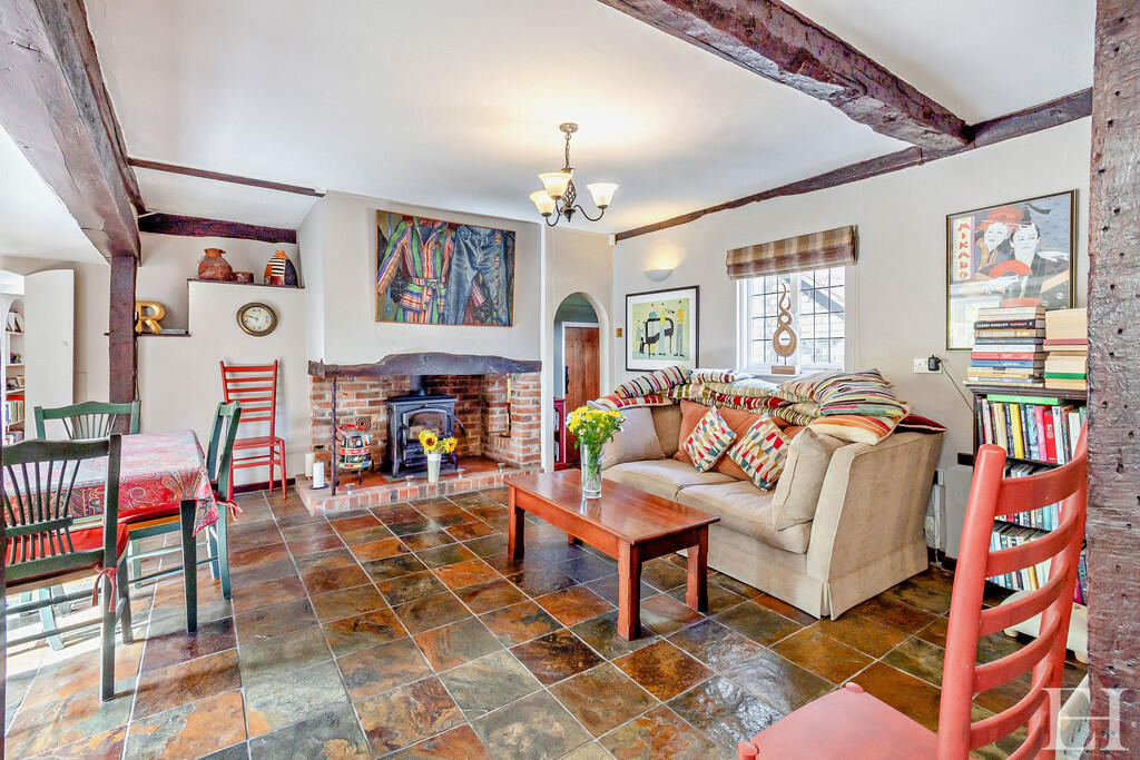 8658493-interiorW...