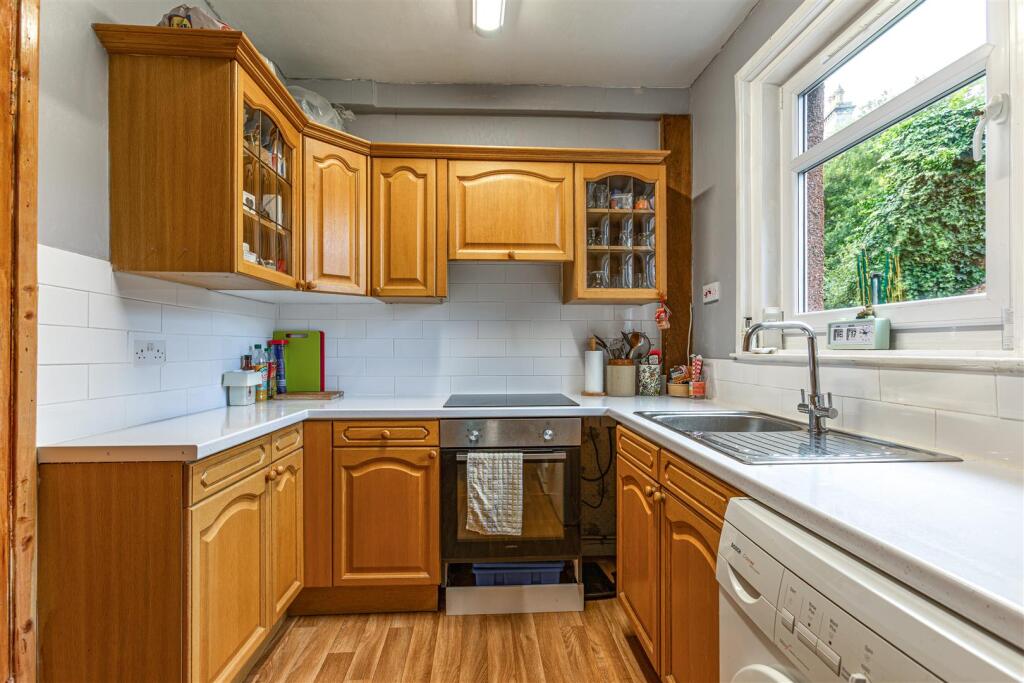 16 Morrow Gardens Melrose 09.JPG